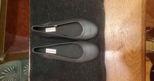 HUNTER SIZE 5 Women's Classic Black Loafers
